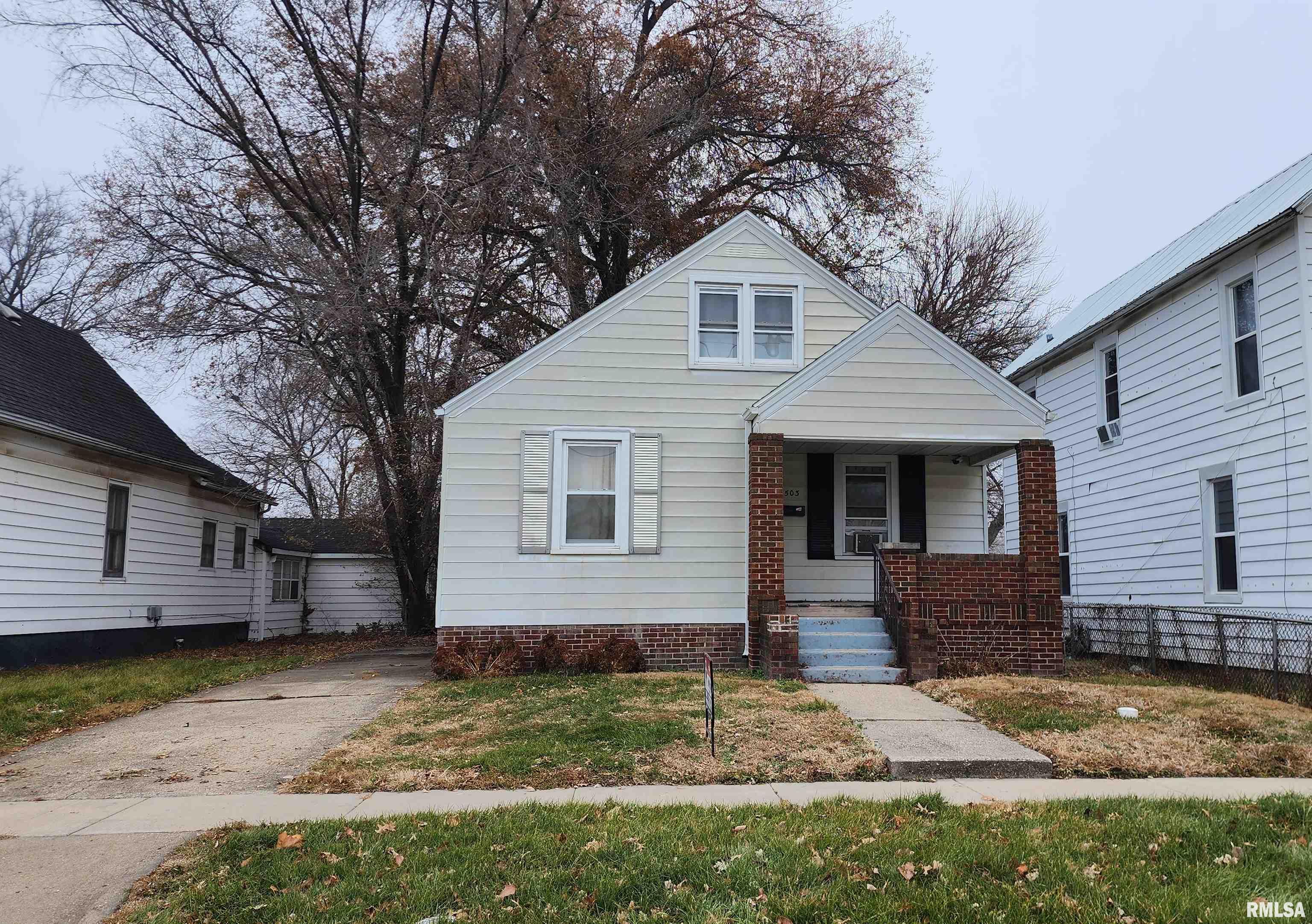 1503 East Carpenter Street Springfield, IL 62702 - Photo 1 of 10