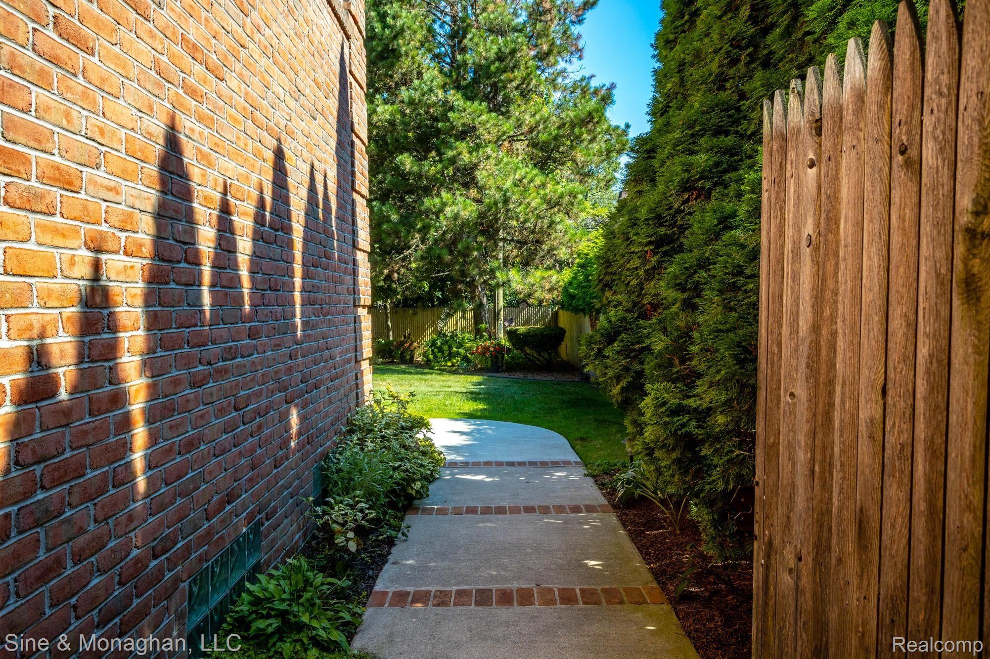 96 Lewiston Road Grosse Pointe, MI 48236 - Photo 64 of 76 96 Lewiston Exteriors S010.jpg
