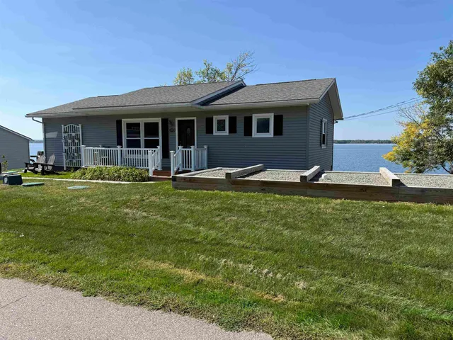 $495,000 | 194 Lakewood Drive, Swanton, VT 05488