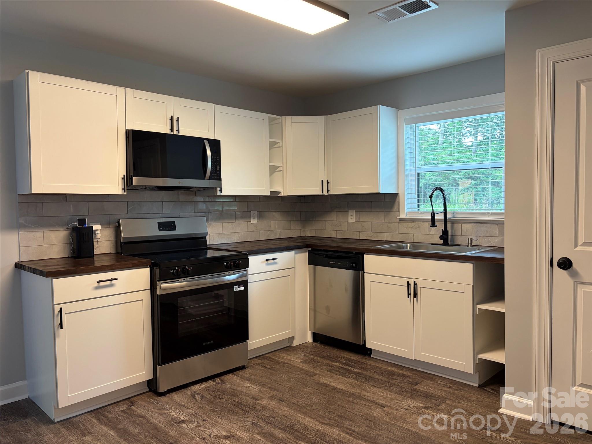 8761 Old Wire Road Laurel Hill, NC 28351 - Photo 4 of 12