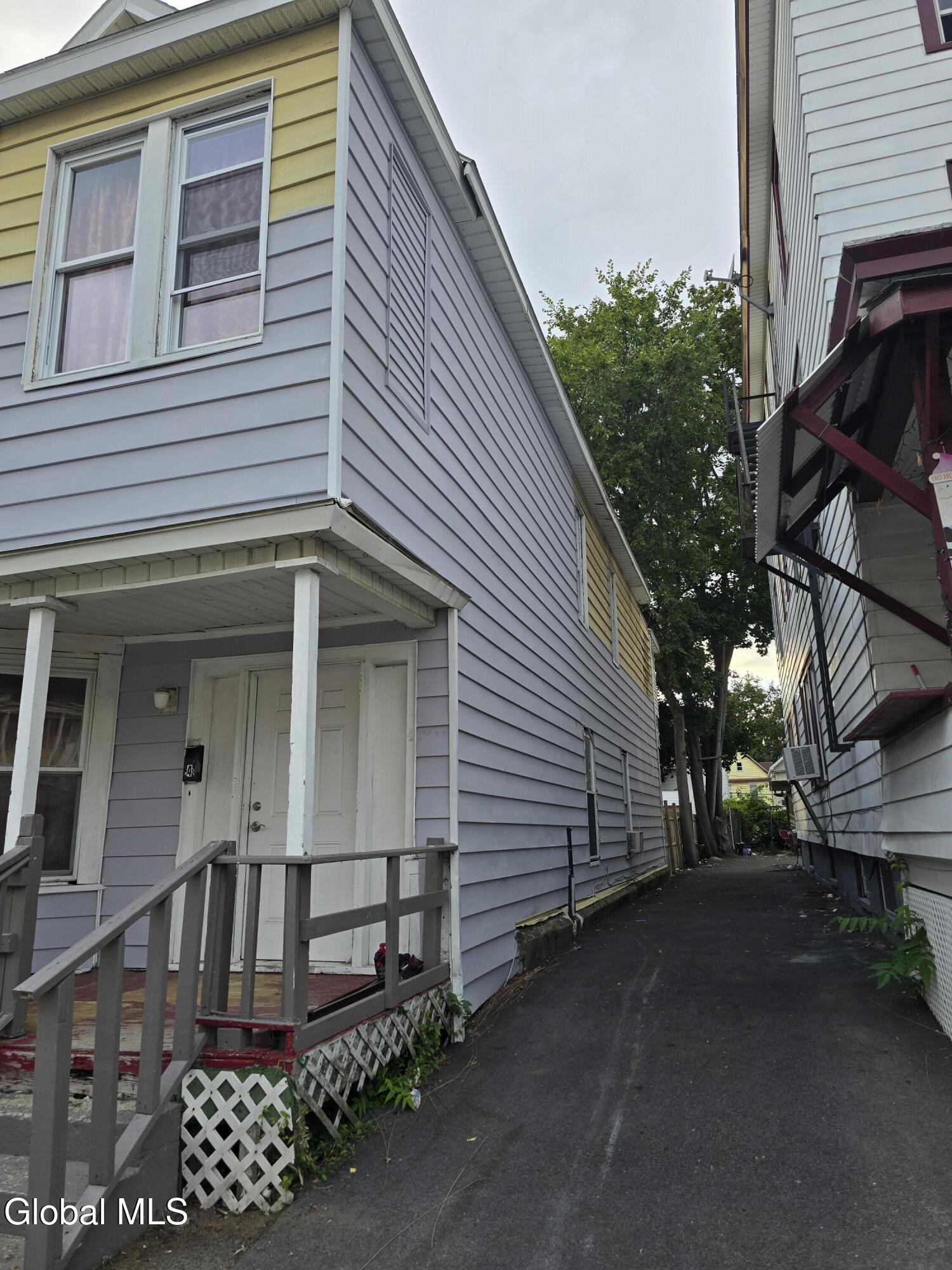 4 Hawk Street Schenectady, NY 12307 - Photo 3 of 11 20260825_185250