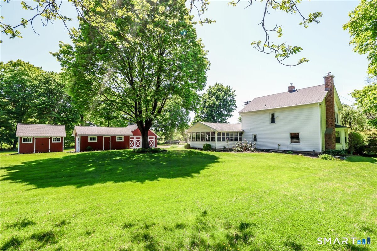 199 Berkshire Road Newtown, CT 06482 - Photo 10 of 40