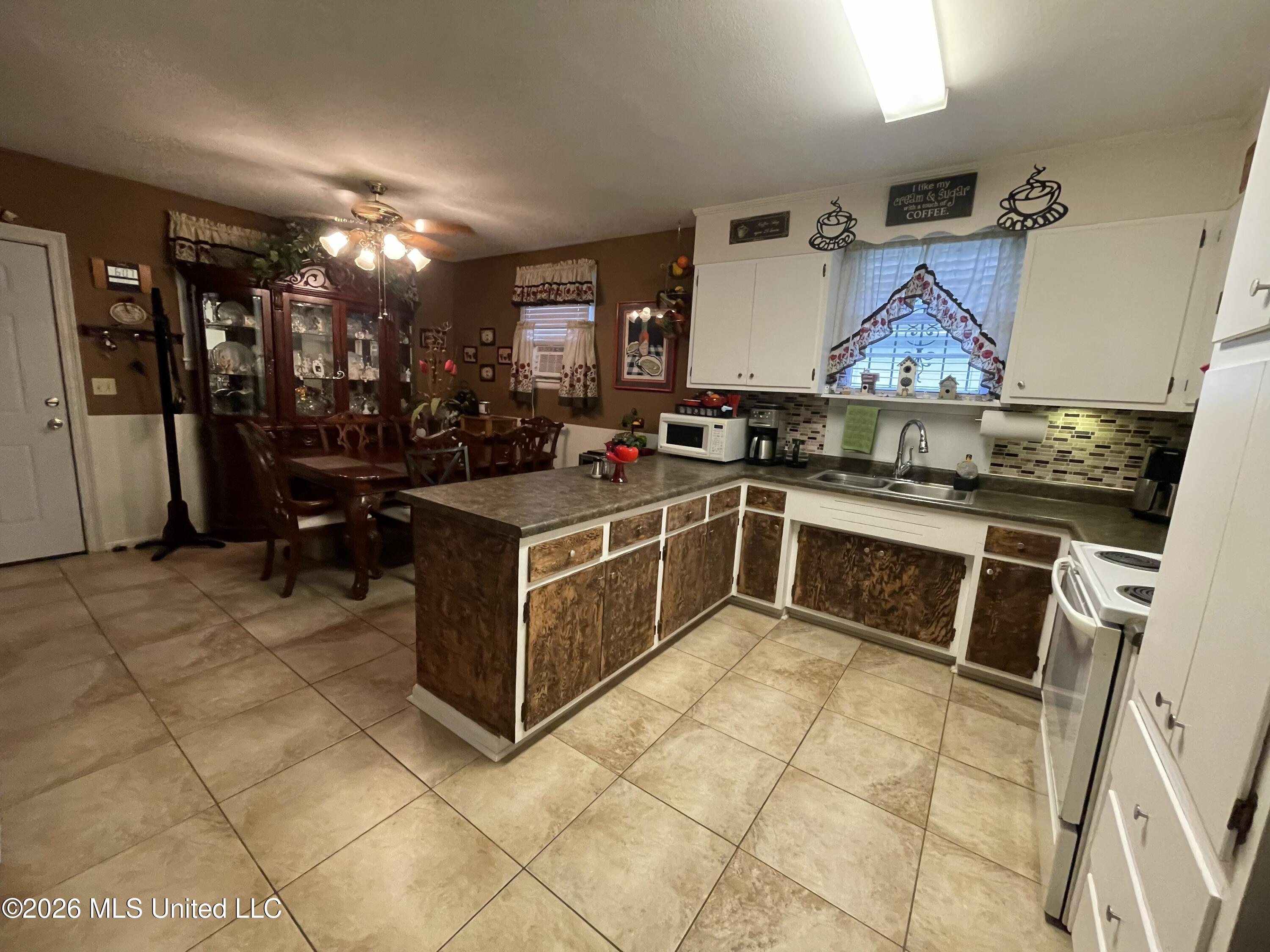 1172 West 20th Street Laurel, MS 39440 - Photo 11 of 36 kitchen 3