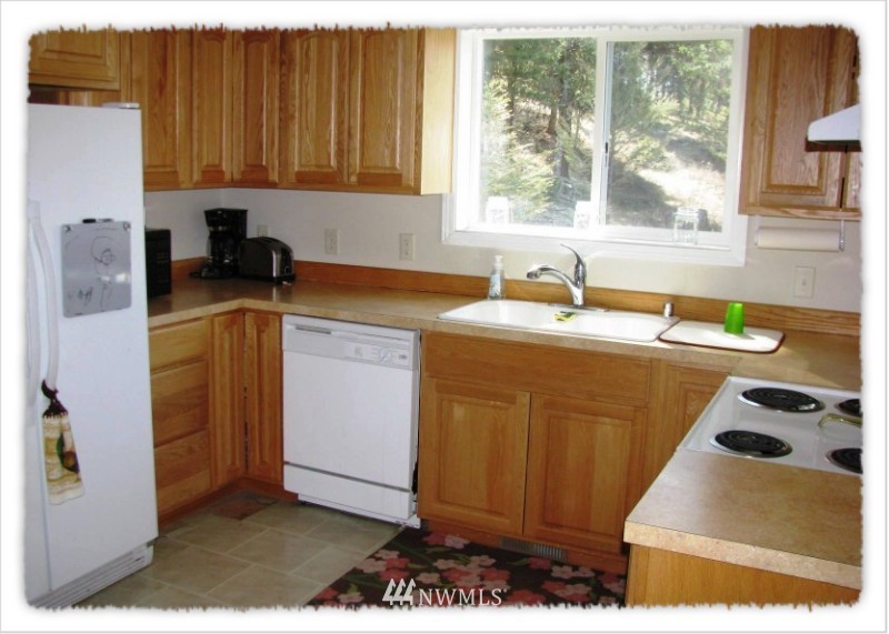 2 Pine Chee Road Oroville, WA 98844 - Photo 2 of 24