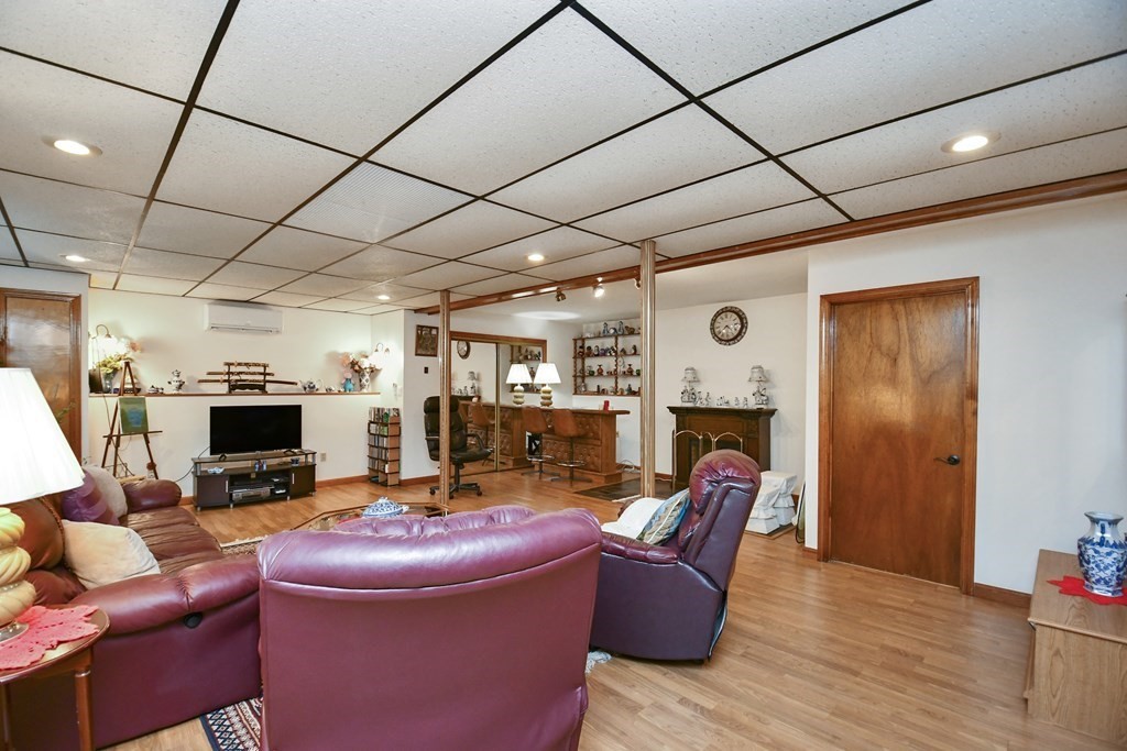 56 Barrows Road Worcester, MA 01609 - Photo 23 of 33 Gallery Image 23