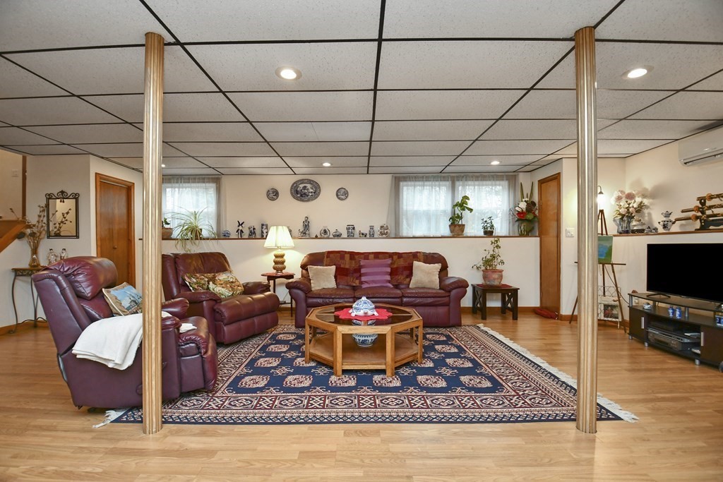 56 Barrows Road Worcester, MA 01609 - Photo 25 of 33 Gallery Image 25
