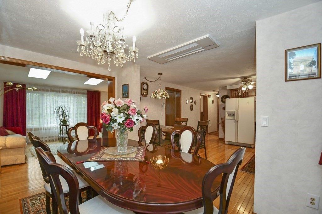 56 Barrows Road Worcester, MA 01609 - Photo 8 of 33 Gallery Image 8