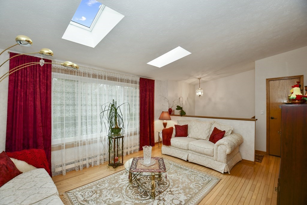 56 Barrows Road Worcester, MA 01609 - Photo 10 of 33 Gallery Image 10
