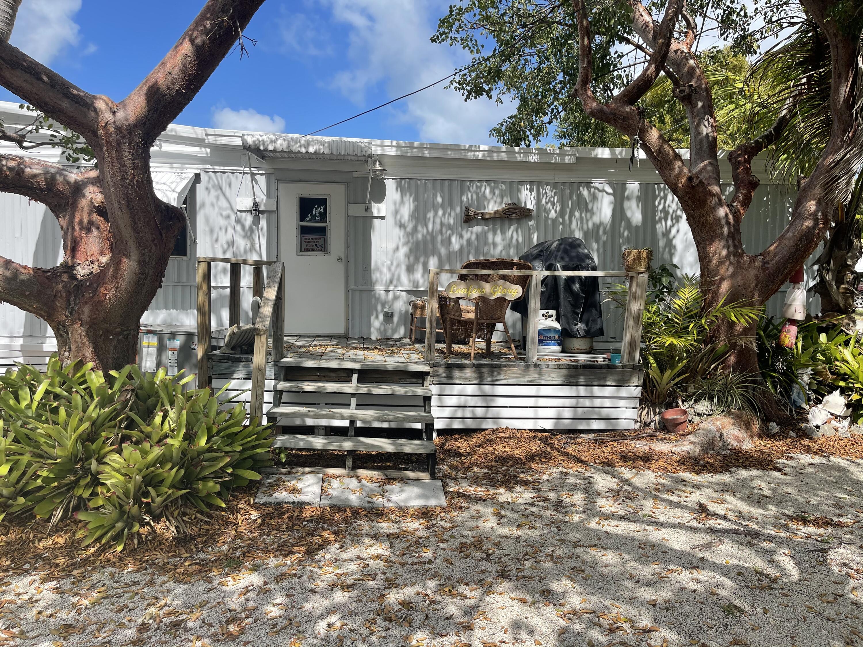 1107 Calder Road Key Largo, FL 33037 - Photo 1 of 46 IMG_2809
