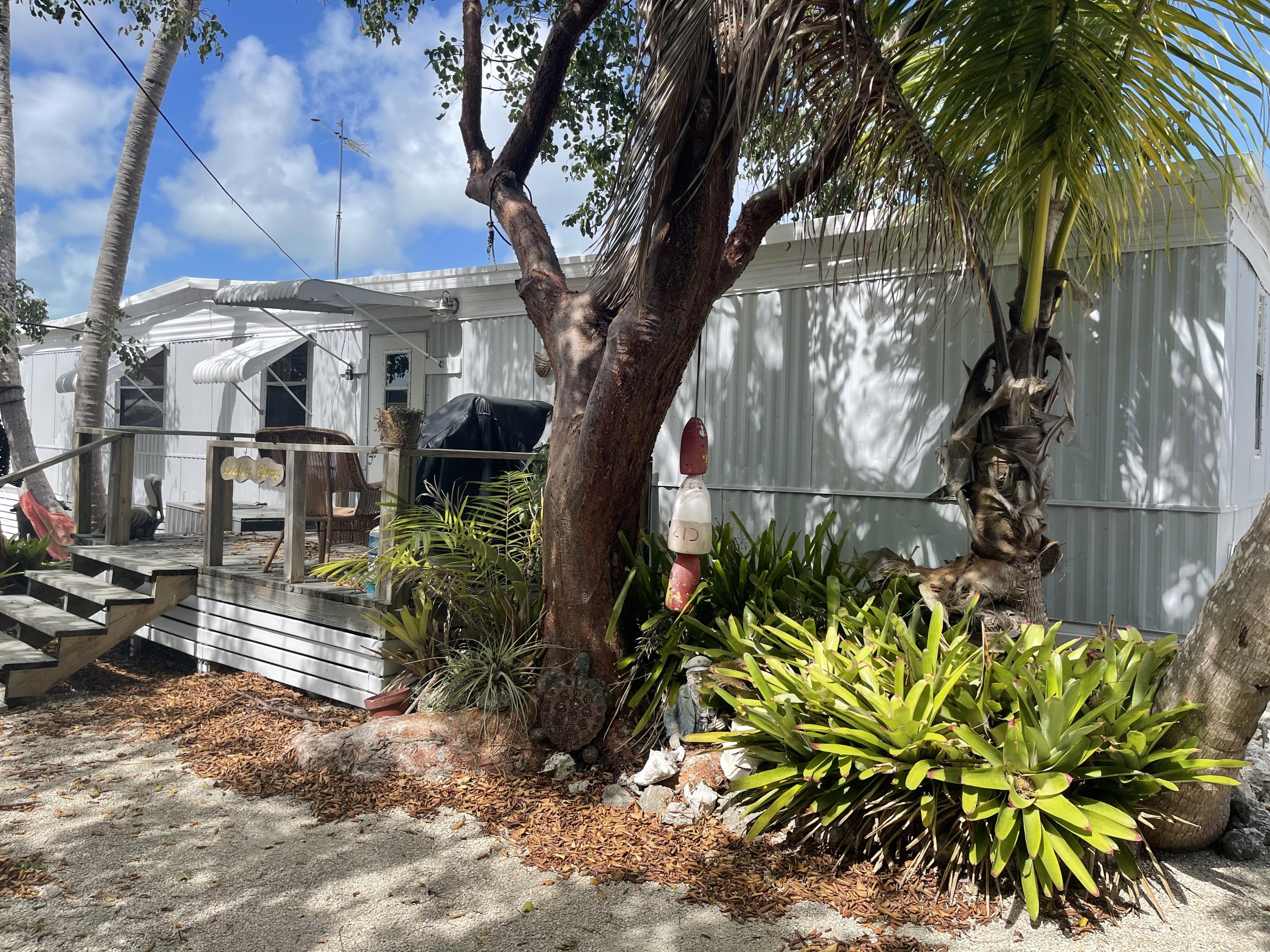 1107 Calder Road Key Largo, FL 33037 - Photo 2 of 46 IMG_2808