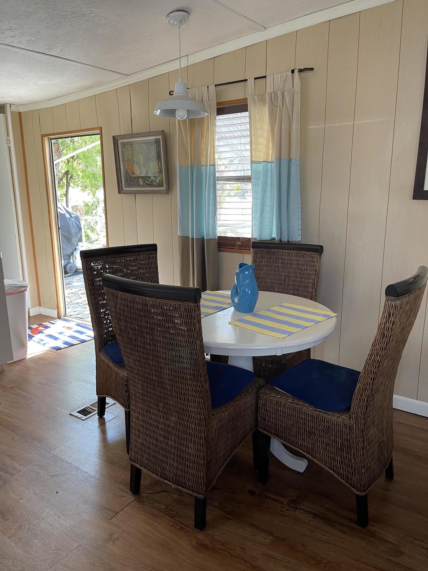 1107 Calder Road Key Largo, FL 33037 - Photo 20 of 46 small dining area