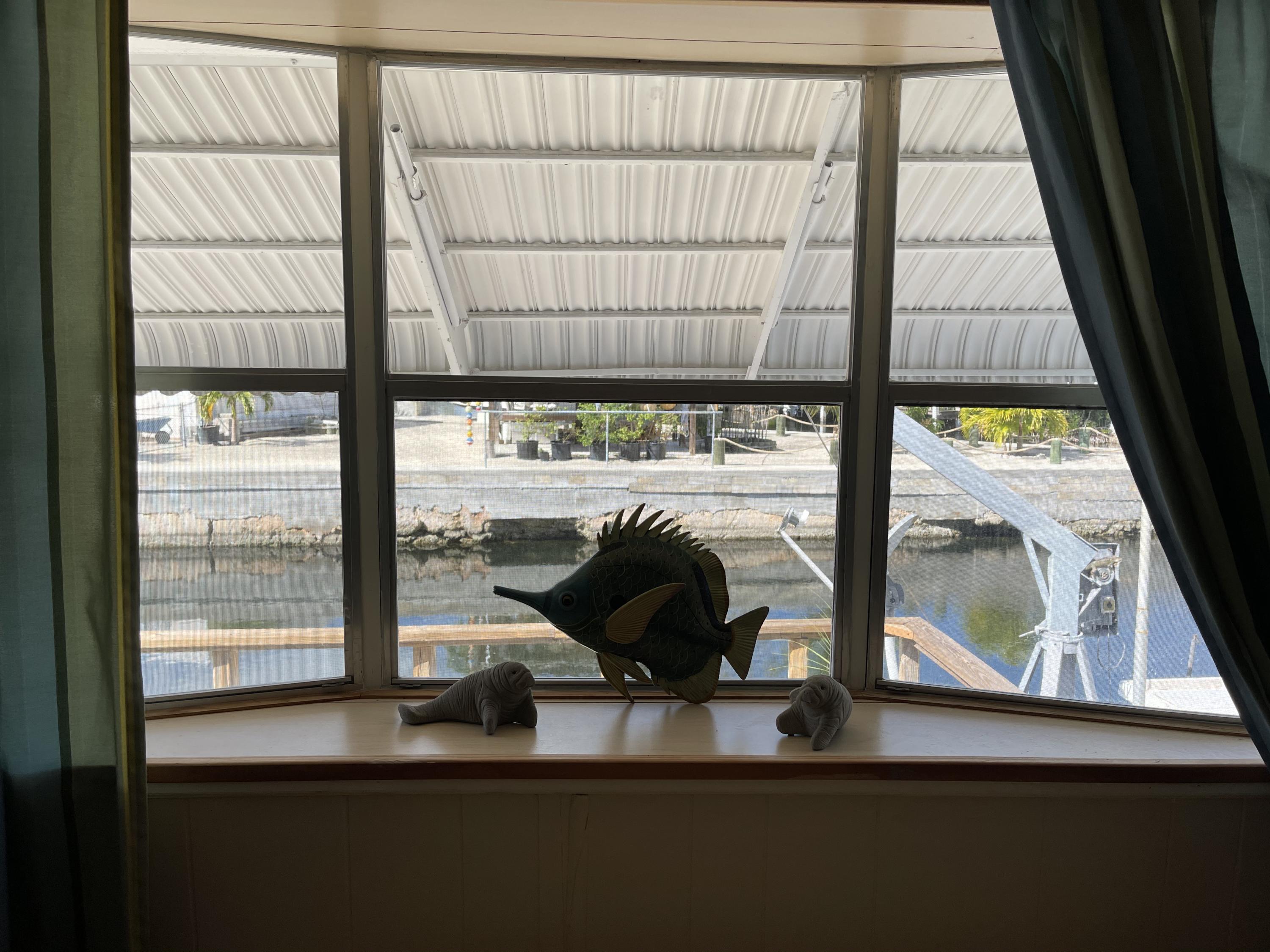 1107 Calder Road Key Largo, FL 33037 - Photo 26 of 46 bay view window