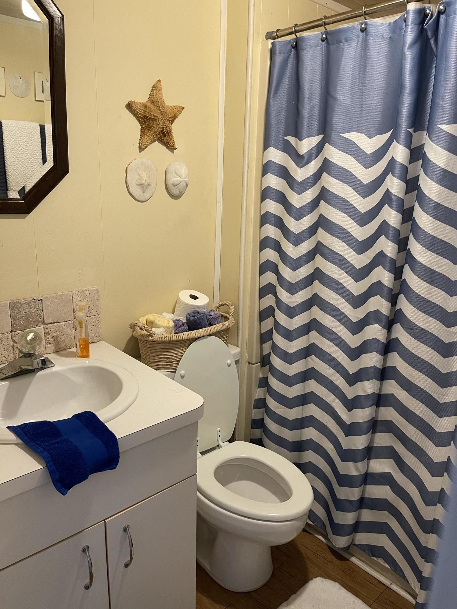 1107 Calder Road Key Largo, FL 33037 - Photo 29 of 46 2nd bathroom