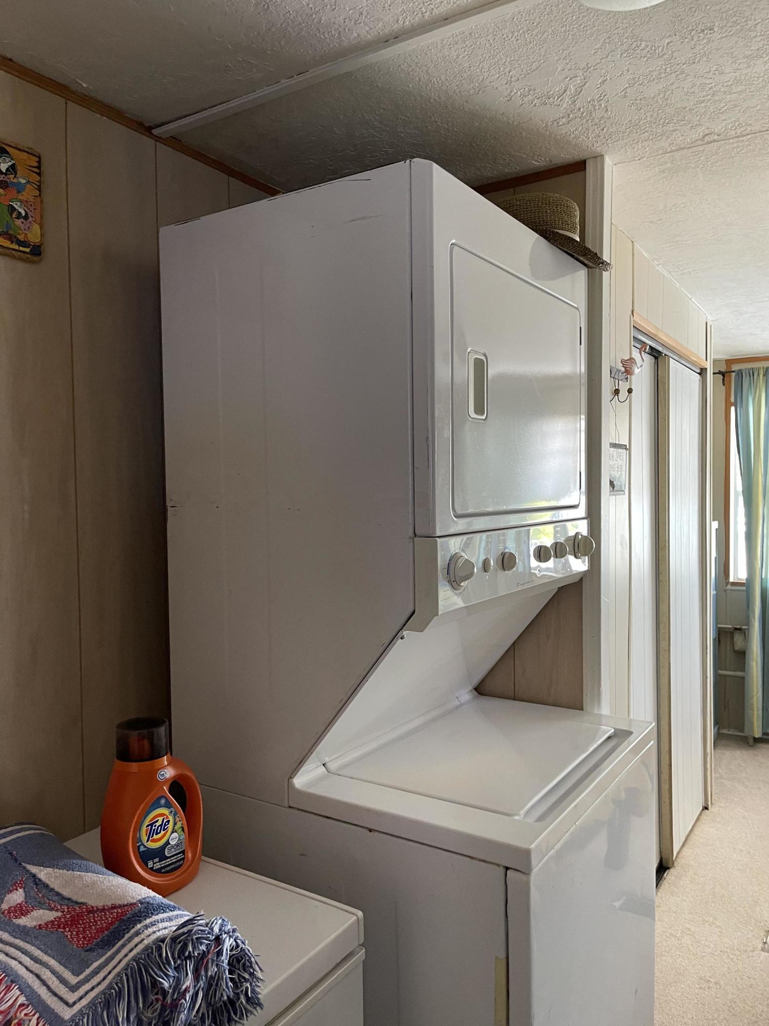 1107 Calder Road Key Largo, FL 33037 - Photo 30 of 46 washer & Dryer