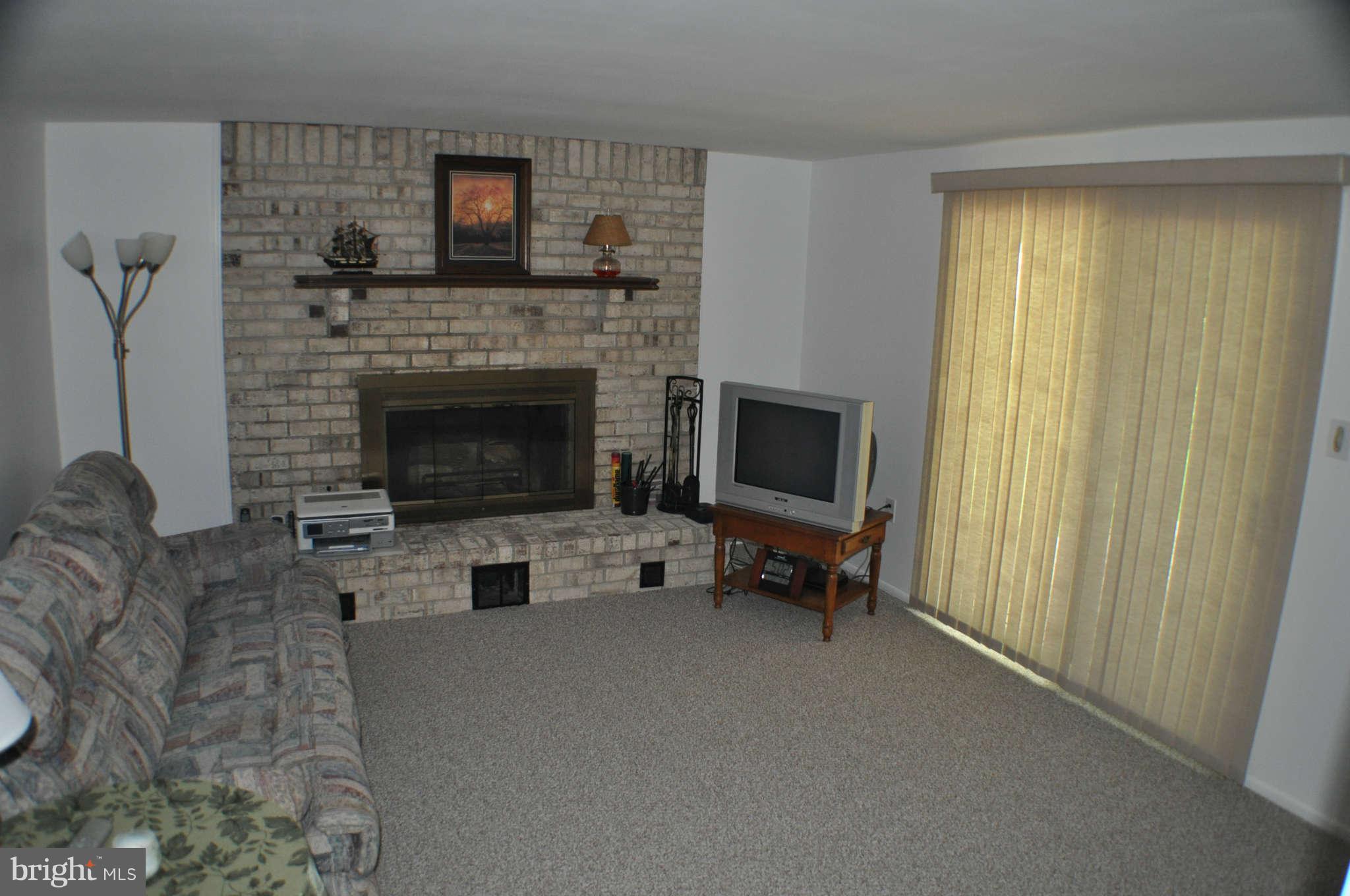 6325 Josephine Road Waldorf, MD 20601 - Photo 3 of 30 Family Room