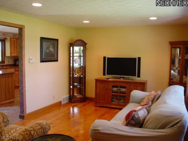 4552 Mayfair Road Uniontown, OH 44685 - Photo 5 of 25 Gallery Image 5