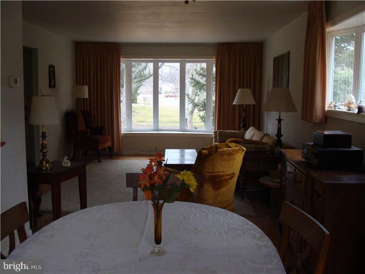 701 Kingston Road Cherry Hill, NJ 08034 - Photo 3 of 15 Living Room