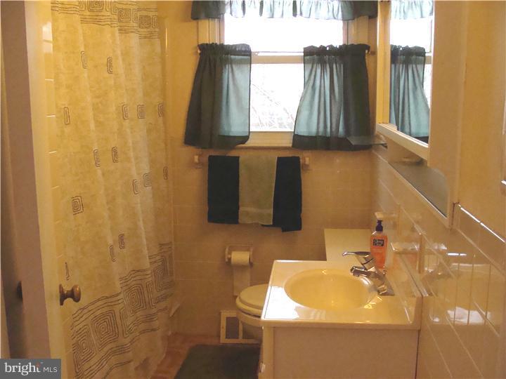 701 Kingston Road Cherry Hill, NJ 08034 - Photo 5 of 15 Bathroom