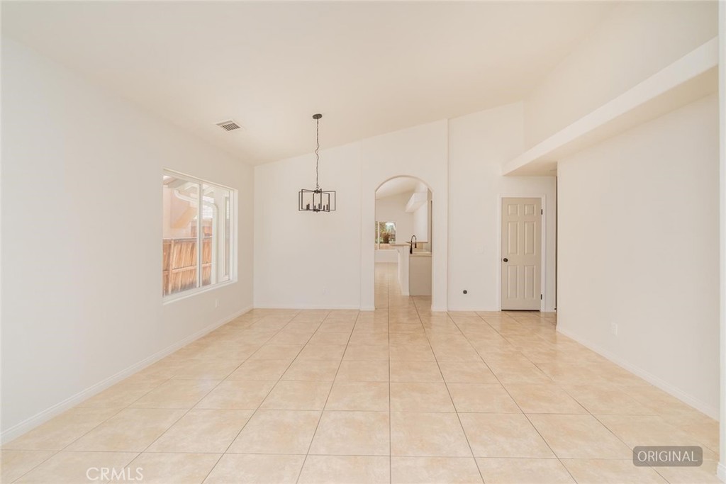 13645 Summit View Street Hesperia, CA 92344 - Photo 6 of 33