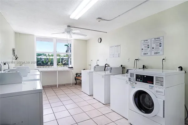 $2,500 | 245 18th Street, Unit 703, Miami Beach, FL 33139