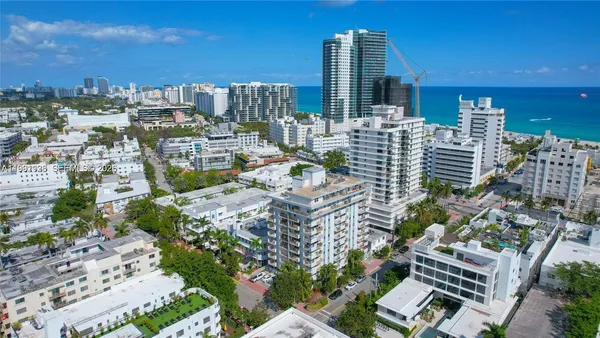 $2,500 | 245 18th Street, Unit 703, Miami Beach, FL 33139