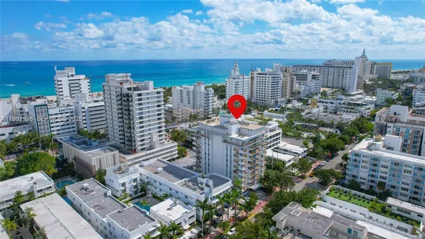 $2,500 | 245 18th Street, Unit 703, Miami Beach, FL 33139