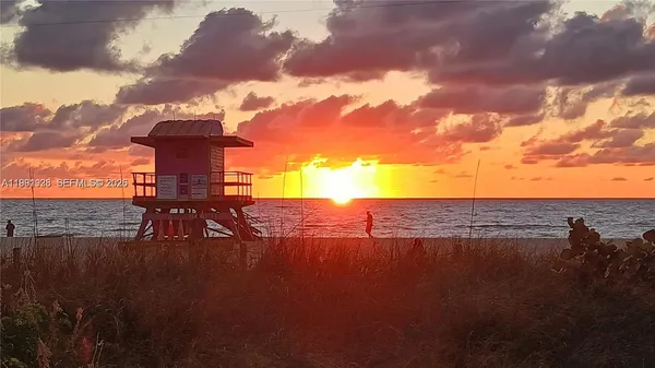 $2,500 | 245 18th Street, Unit 703, Miami Beach, FL 33139