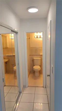 $2,500 | 245 18th Street, Unit 703, Miami Beach, FL 33139