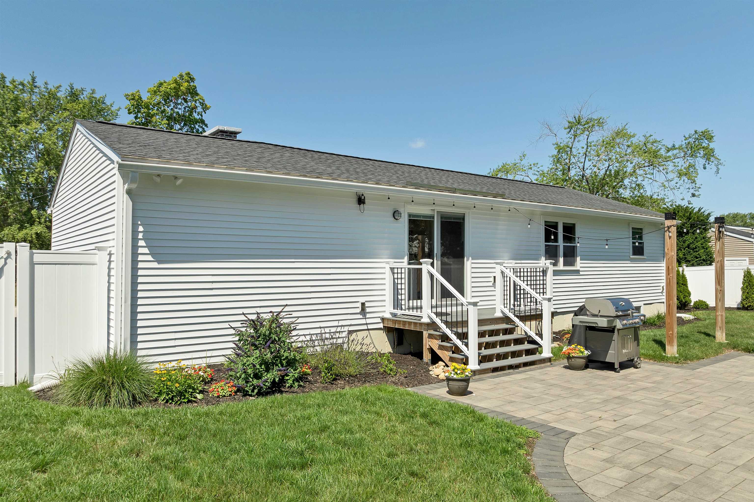 3 Trafford Road Hampton, NH 03842 - Photo 2 of 60 Gallery Image 2