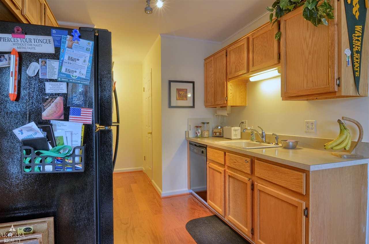 22355 Peach Tree Novi, MI 48375 - Photo 12 of 26 31340307-11.JPG