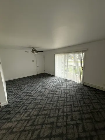 $1,550 | 9220 South Kilbourn Avenue, Unit 1S, Oak Lawn, IL 60453