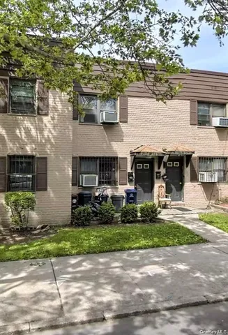 $390,000 | 71-38 147th Street, Unit 27A | Kew Gardens Hills