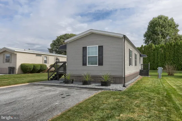$88,900 | 1300 East Kercher Avenue, Unit 32, Myerstown, PA 17067