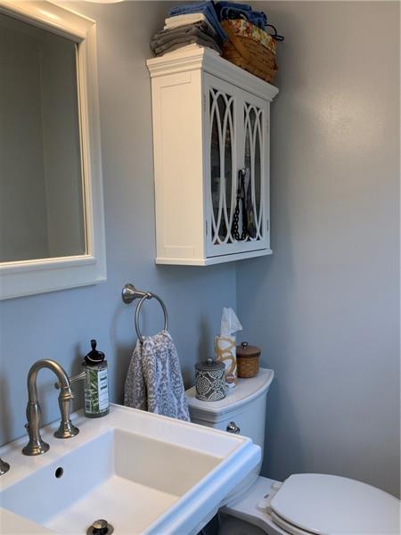 274 Malone Ridge Road Washington, PA 15301 - Photo 17 of 25 New Toilet, Sink & Hardware In Master Bath