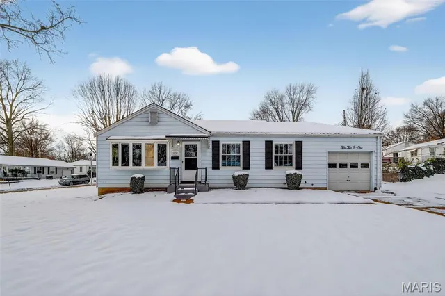 $114,900 | 10201 Surf Drive, St. Louis, MO 63137