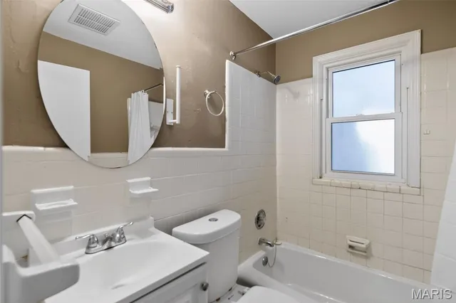 $114,900 | 10201 Surf Drive, St. Louis, MO 63137