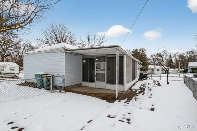 $114,900 | 10201 Surf Drive, St. Louis, MO 63137