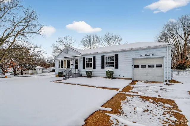 $114,900 | 10201 Surf Drive, St. Louis, MO 63137