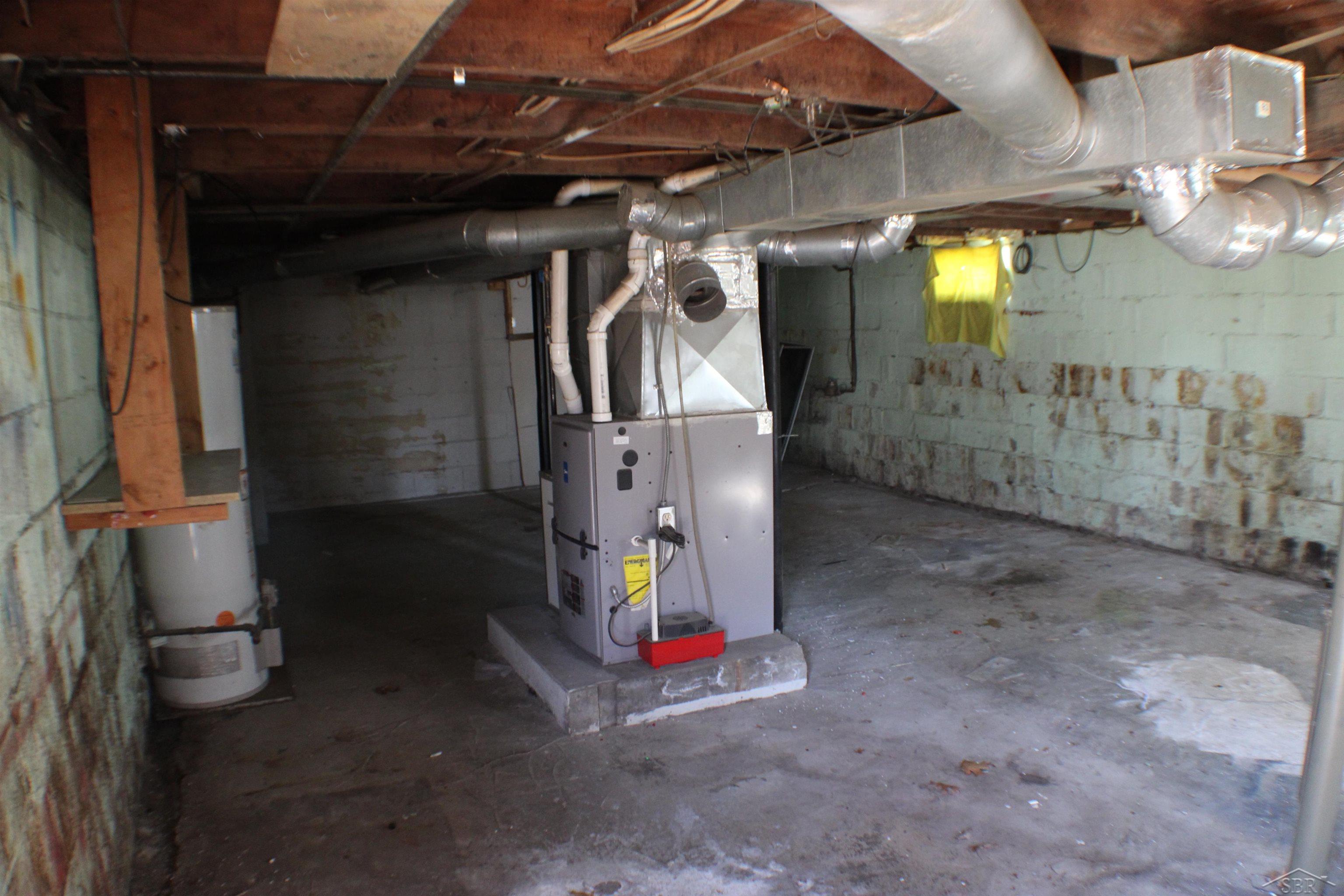 724 Bay Road Bay City, MI 48706 - Photo 17 of 21 50171563-f5d4edd6-0cae-46bd-ba98-4b89c5f72832.JPG