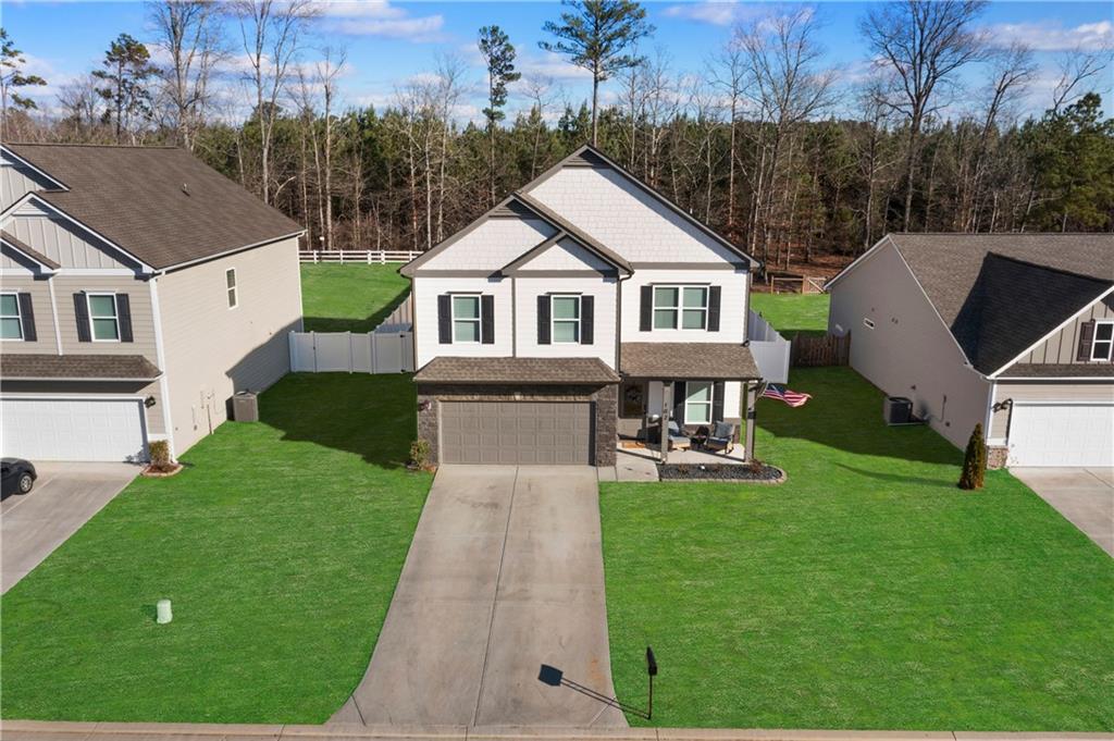 102 Royal Oak Drive Northeast Rome, GA 30165 - Photo 39 of 41 a front view of house with yard and green space