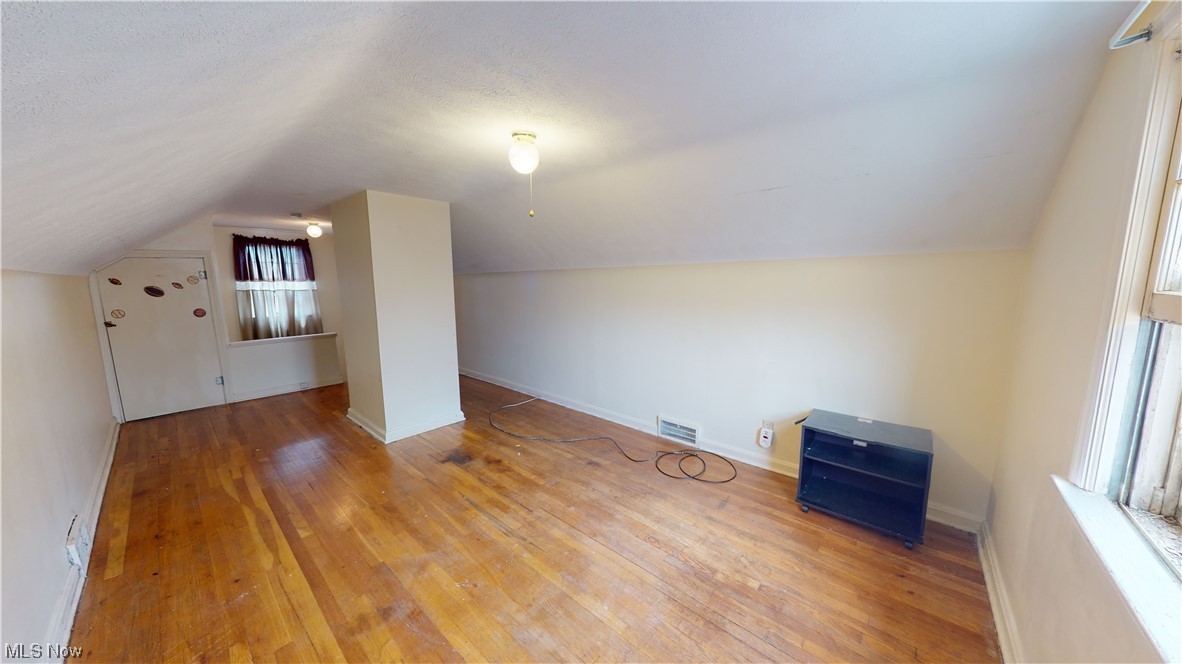 2176 Fenwick Road University Heights, OH 44118 - Photo 22 of 34