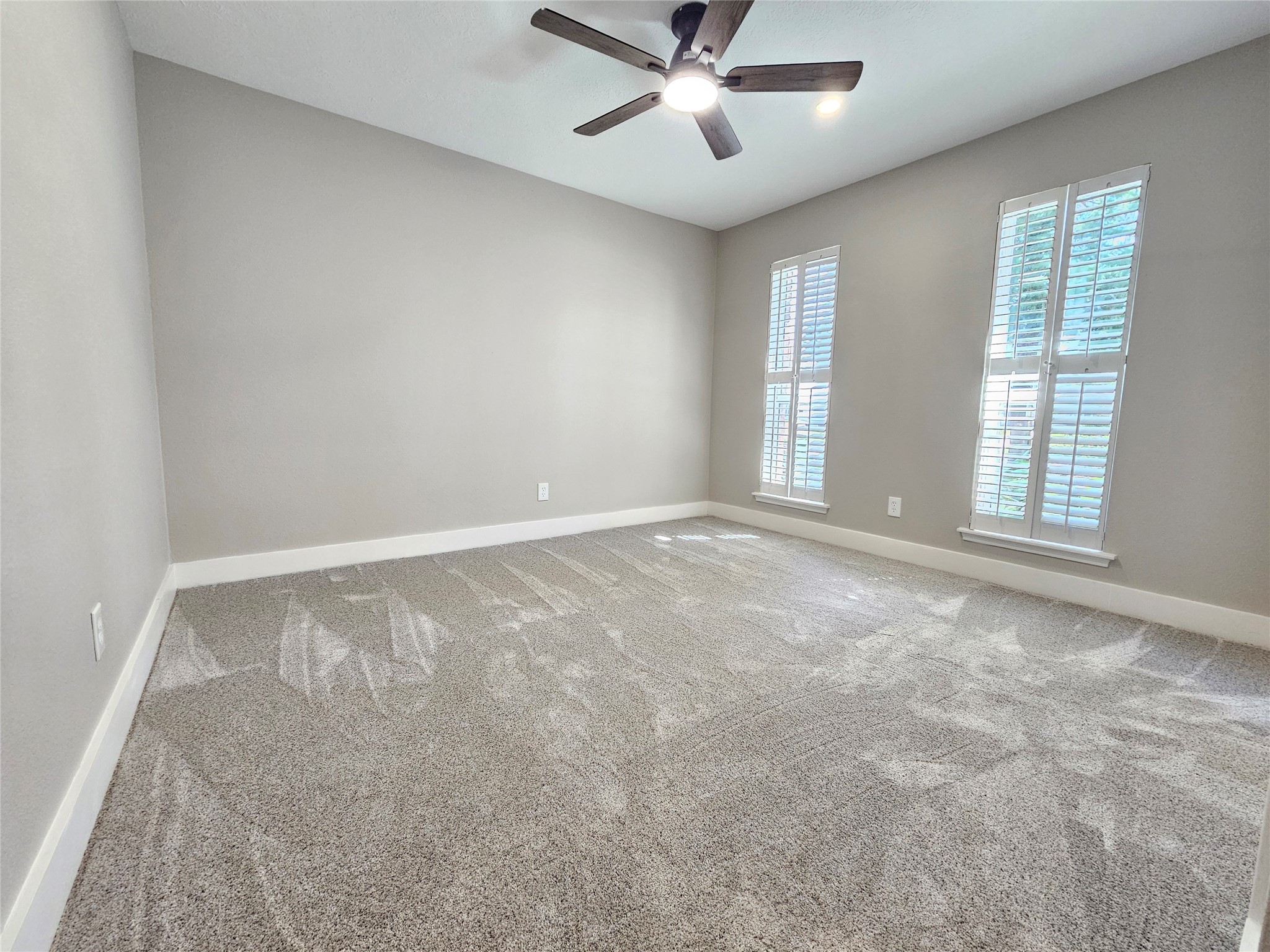 1207 Whitestone Lane Houston, TX 77073 - Photo 16 of 36 2nd bedroom