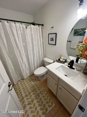 $2,500 | 2421 Beachview Drive, Unit E4, Ocean Springs, MS 39564