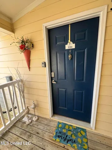 $2,500 | 2421 Beachview Drive, Unit E4, Ocean Springs, MS 39564