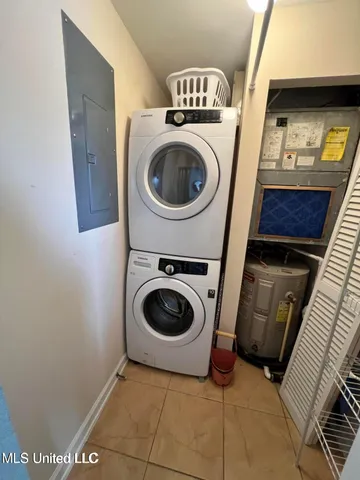 $2,500 | 2421 Beachview Drive, Unit E4, Ocean Springs, MS 39564