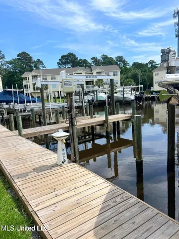 $2,500 | 2421 Beachview Drive, Unit E4, Ocean Springs, MS 39564