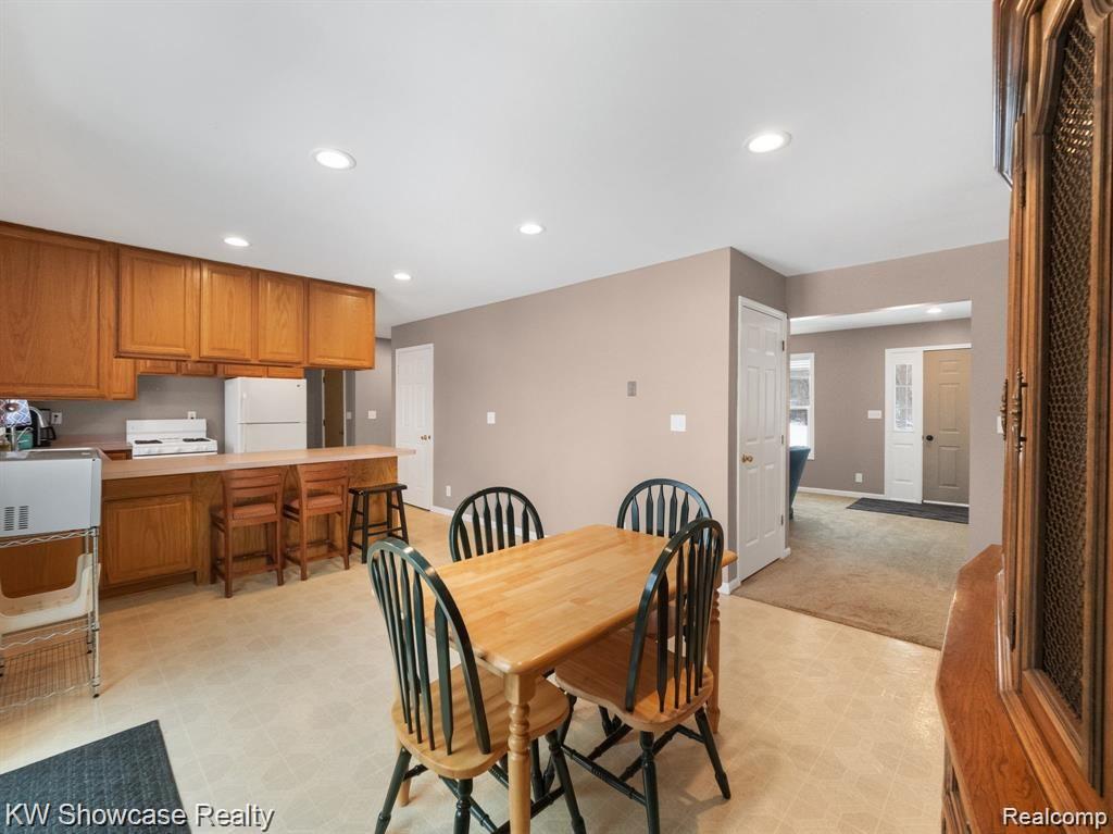 7225 Faussett Road Fenton, MI 48430 - Photo 7 of 28