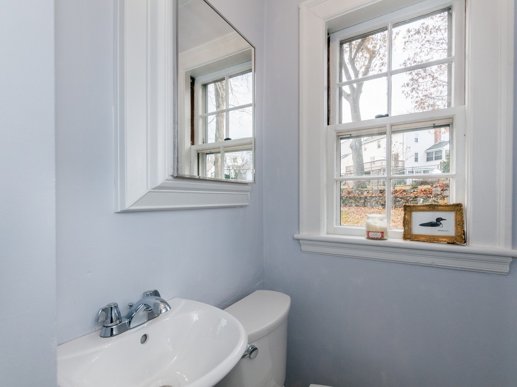 18 Sunset Road Waltham, MA 02451 - Photo 10 of 23 Gallery Image 10