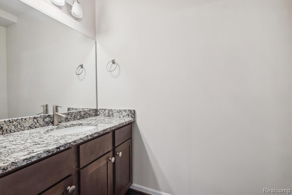 2683 Harvard Road, Unit 5 Berkley, MI 48072 - Photo 30 of 43