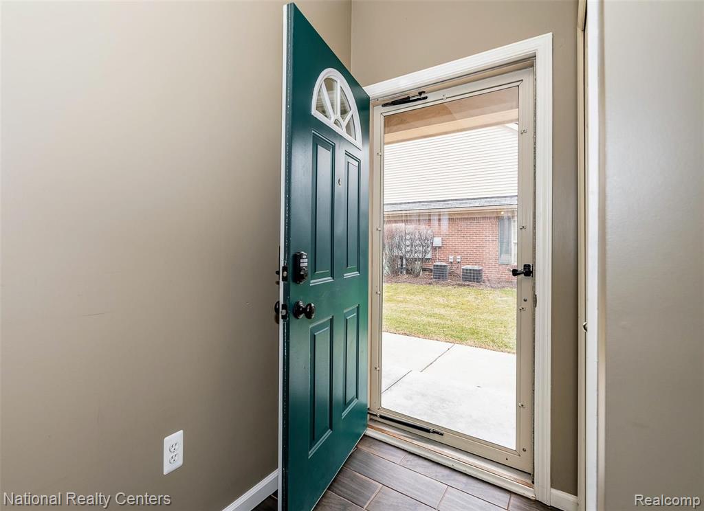 11740 Farmington Road Livonia, MI 48150 - Photo 5 of 31